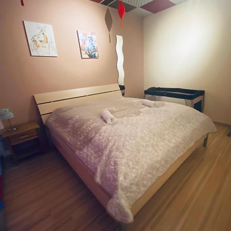 Flat For Up To 4 People In Dresden-Striesenアパートメント エクステリア 写真
