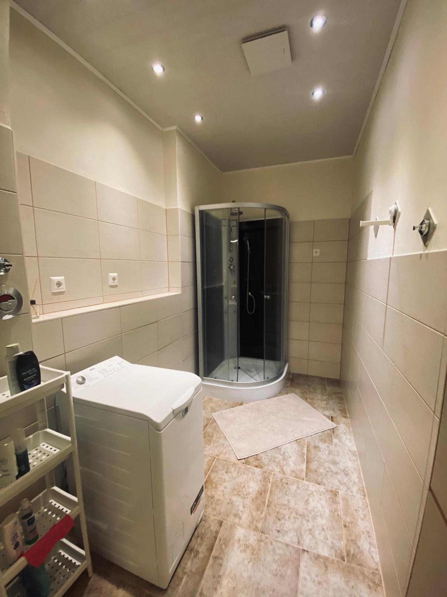 Flat For Up To 4 People In Dresden-Striesenアパートメント エクステリア 写真